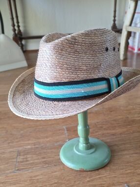 Staw Hat With Colorful Band